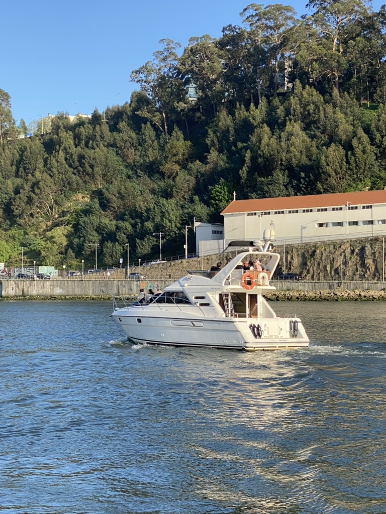 7 Bridges yacht tour Porto — on board
